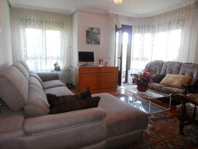 Piso en venta en Grado, 3 dormitorios. photo 0