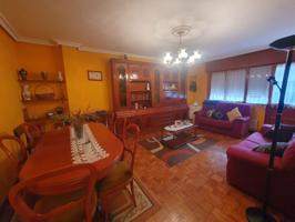 Piso en venta en Grado, 3 dormitorios. photo 0