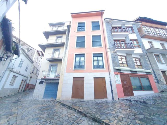 Local Com. en venta en Navia. photo 0