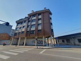 Local Com. en venta en Lugo de Llanera. photo 0