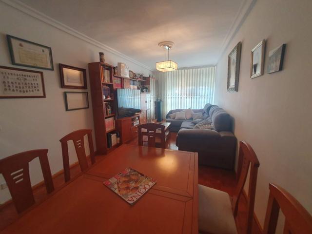 Piso en venta en Grado, 4 dormitorios. photo 0