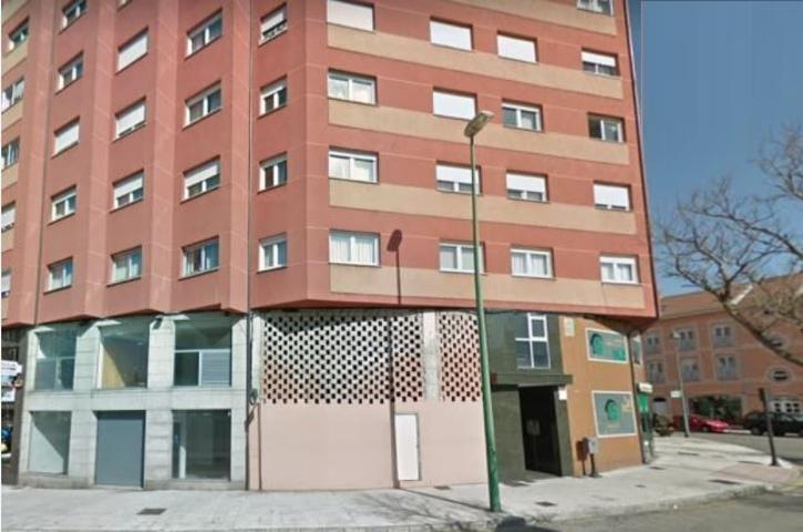 Local Com. en venta en Avilés. photo 0