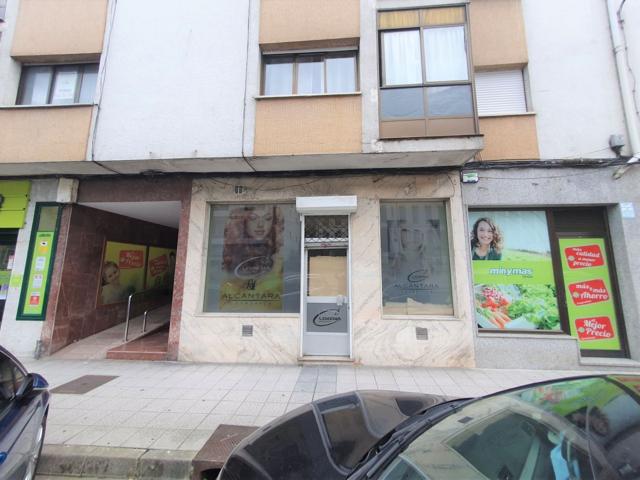 Local Com. en venta en Grado. photo 0