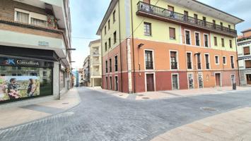 Local Com. en alquiler en Grado. photo 0