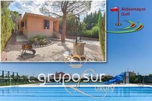 bonito chalet independiente con piscinas y zonas comunitarias en la urbanización Aldeamayor Golf, Valladolid photo 0