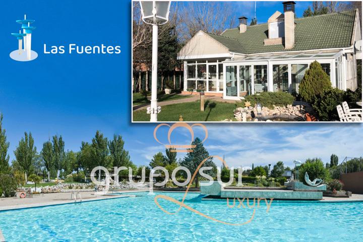Precioso chalet independiente con piscina privada y zonas comunitarias en Las Fuentes, en Mojados, Valladolid. photo 0