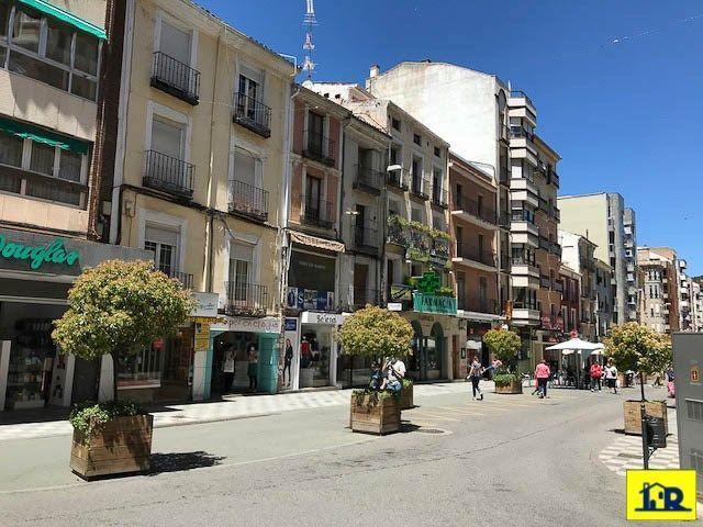 Piso en venta en Cuenca, con 2 habitaciones y 1 baños, Ascensor. accesible.  La vivienda se encuentra alquilada en la actualidad. Sólo inversores. photo 0