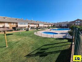Se vende apartamento en Arcas en La Dehesa. Urbanización privada con piscinas, pistas multideportivas, zonas verdes, pista de padd photo 0