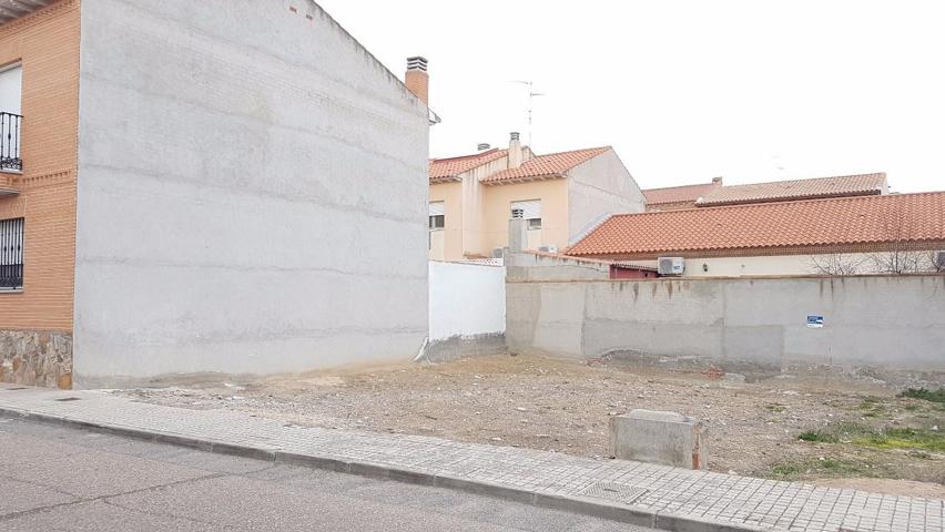 Parcela en zona residencial a un precio inmejorable 250€ metro cuadrado. photo 0