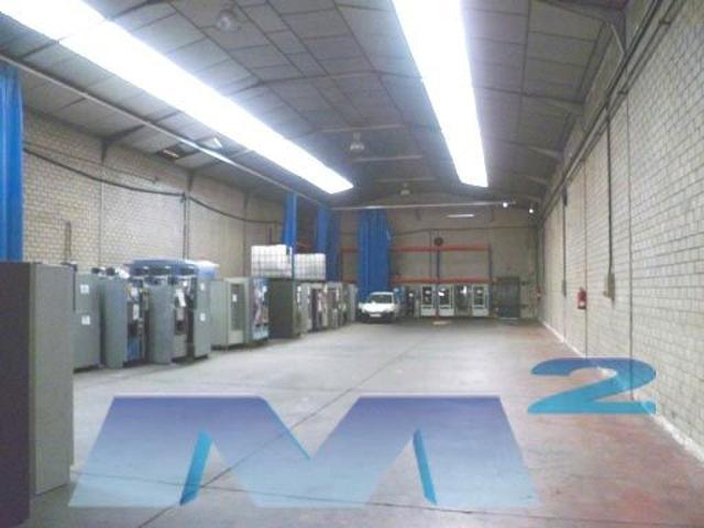 NAVE INDUSTRIAL DE 553,95 m² EN VENTA photo 0