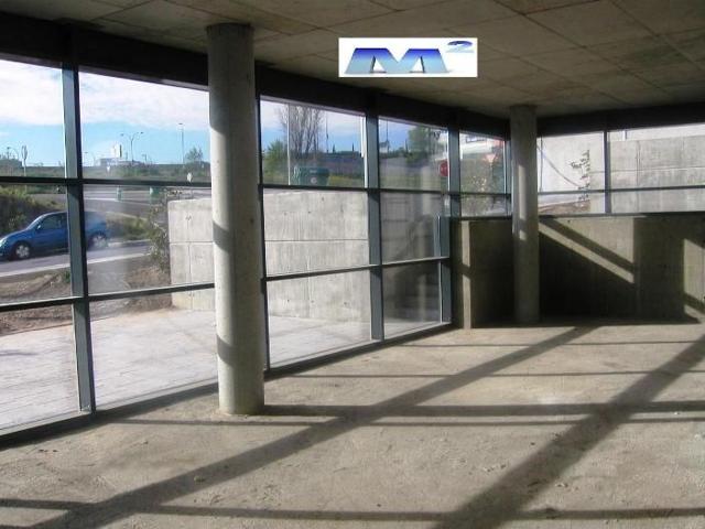 LOCAL COMERCIAL DE 441 m² EN ALQUILER photo 0