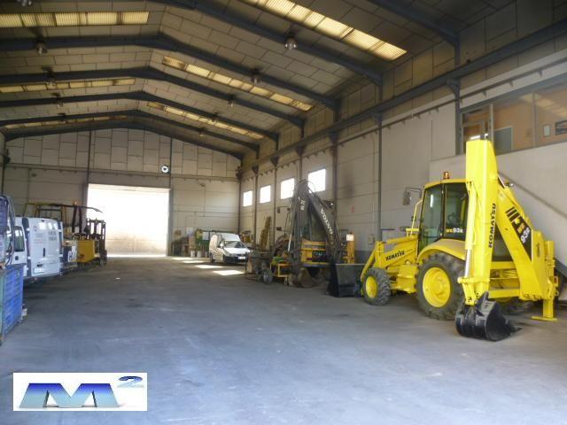 NAVE INDUSTRIAL DE 800 m² EN VENTA EN PARCELA INDEPENDIENTE photo 0