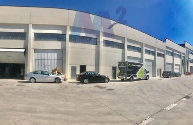 NAVE INDUSTRIAL DE 588 m² EN VENTA  photo 0