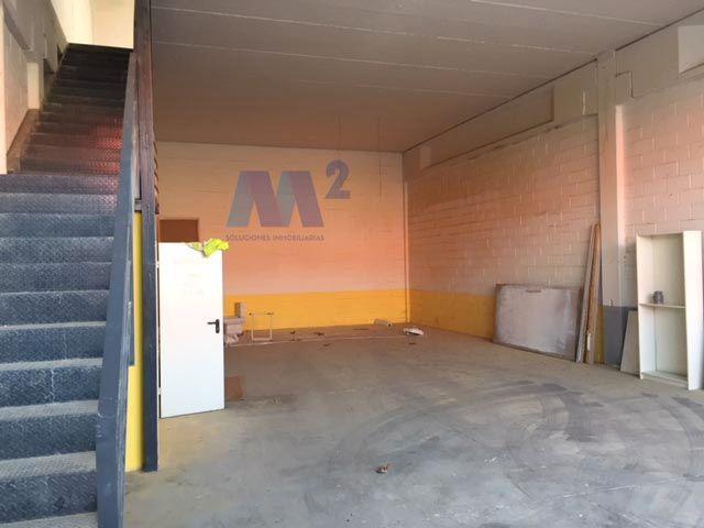 NAVE COMERCIAL DE 300 m² EN VENTA photo 0