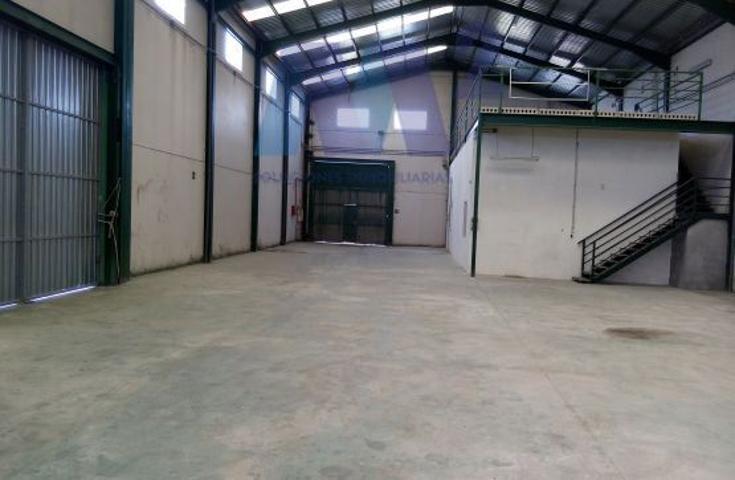 NAVE INDUSTRIAL DE 927 m² EN VENTA ORIGEN BANCARIO photo 0