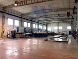 NAVE INDUSTRIAL EN VENTA CON PUENTES GRUA photo 0