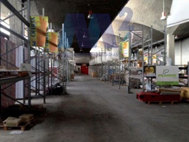 NAVE INDUSTRIAL DE 5.000 m² CON MUELLES EN ALQUILER photo 0