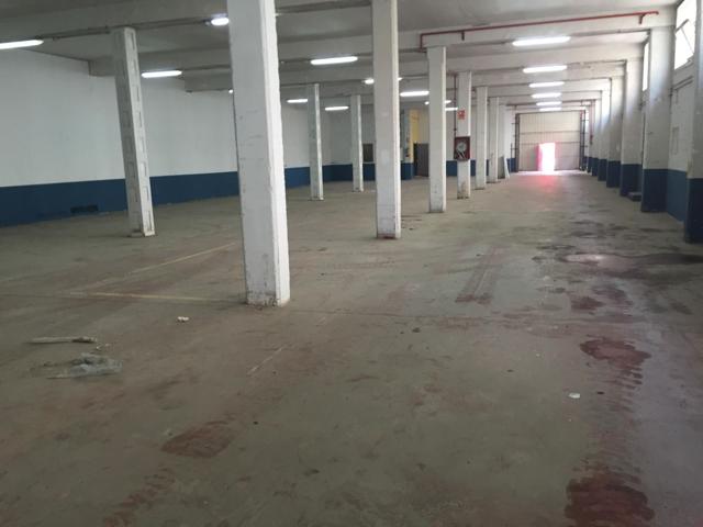 NAVE INDUSTRIAL EN ALQUILER CON PATIO DE 175 M2 photo 0