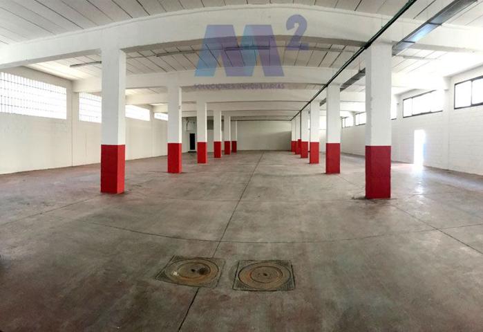 Nave industrial de 1.184 m2 en alquiler, con 12 plazas de aparcamiento incluidas en la renta. photo 0