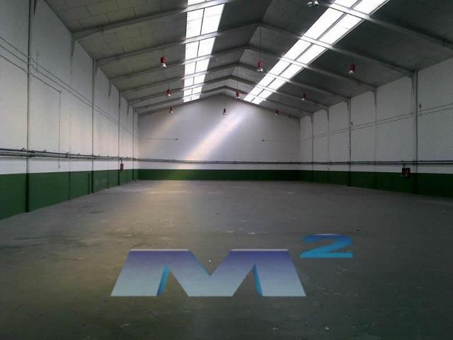 NAVE INDUSTRIAL DE 1.275 m² EN ALQUILER photo 0