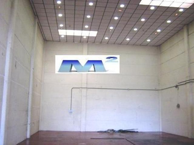 NAVE COMERCIAL 347,29 m² EN ALQUILER photo 0