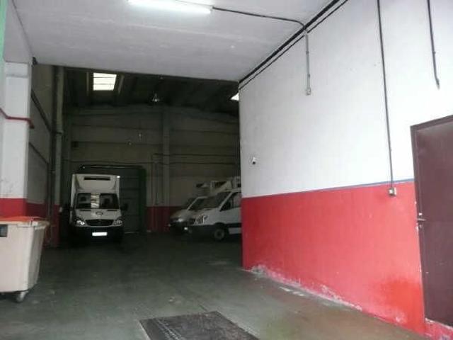 NAVE INDUSTRIAL DE 360 m² EN VENTA ORIGEN BANCARIO photo 0