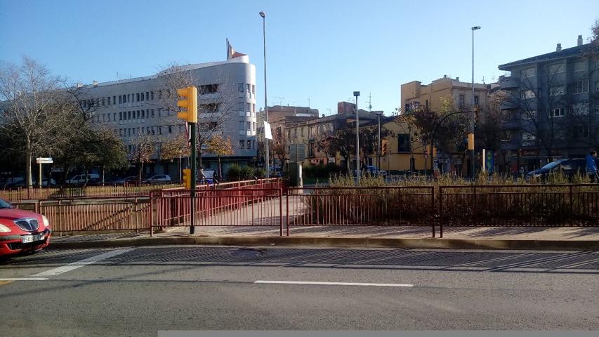 PELUQUERÍA EN PLENO RENDIMIENTO EN TRASPASO photo 0