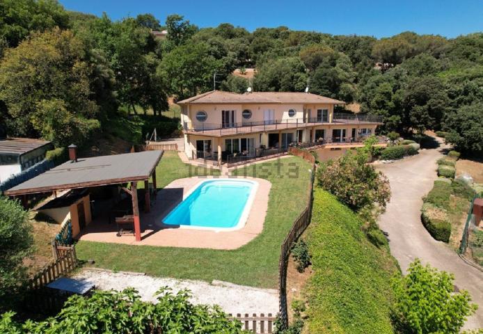 URB. MONTFULLÀ-BESCANÓ. ¡¡¡ CASA DE 859 m2 Y PARCELA DE 4271 m2 CON PISCINA, JARDÍN, PATIO, TERRAZAS, BALCONES, PORCHE CUBIERTO y GRAN GARAJE PRIVADO !!! photo 0