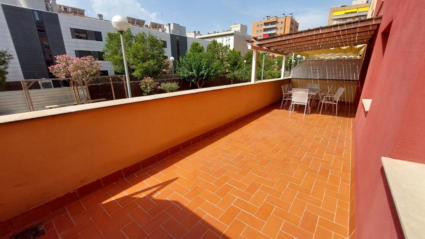 Piso de 2 dormitorios con terraza privada en La Girada, en Vilafranca del Penedès. photo 0