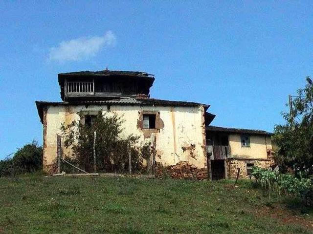 CASA PARA RESTAURAR, HÓRREO Y FINCA photo 0