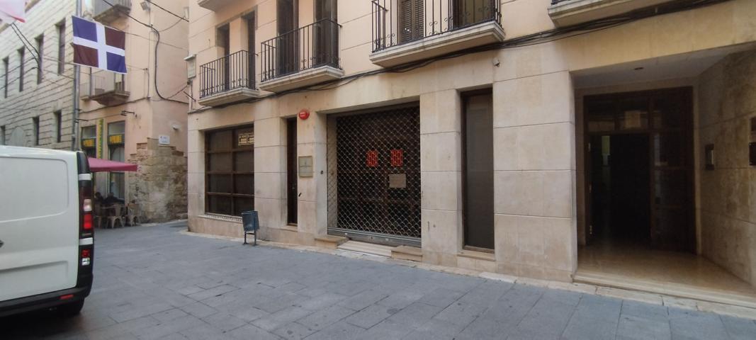 Local En venta en Carrer De Rosa, Tortosa photo 0