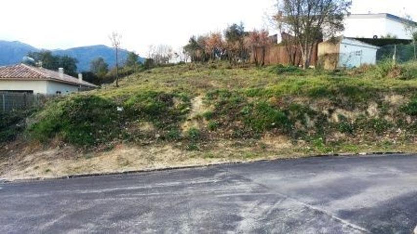 Parcela en venta situada en Riells i Viabrea en la urbanización de Boscos de La Batllòria de 981m². photo 0