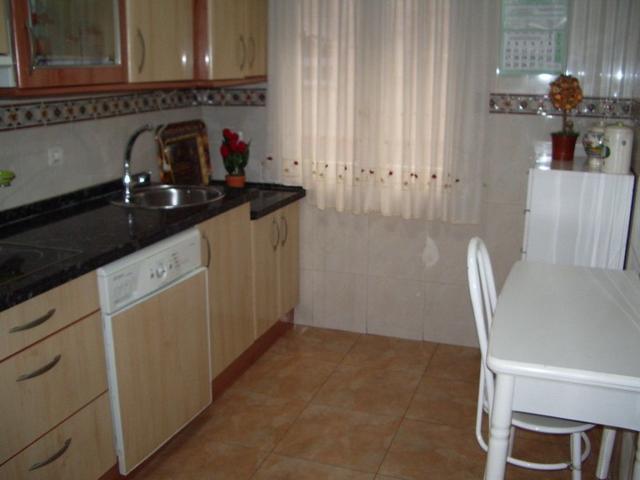 Piso 85 m2, cocina equipada, salón-comedor, 3 dormitorios, 1 baño, despensa. Trastero photo 0
