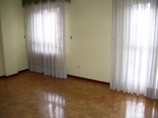 Piso soleado, exterior photo 0