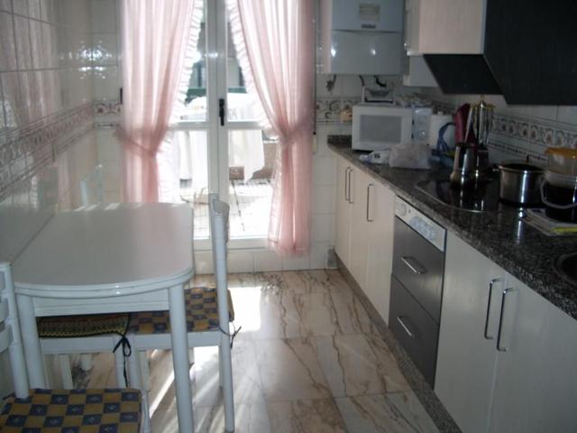 Apartamento 77 m2, cocina equipada, salón-comedor, 2 dormitorios, baño. 2 terrazas. Garaje photo 0