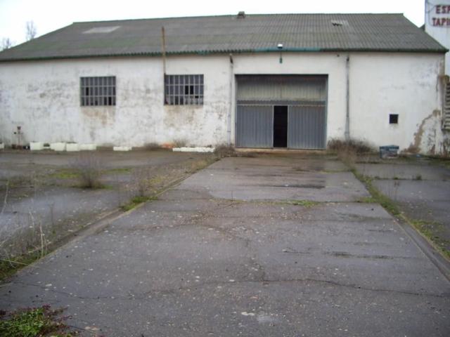 Nave industrial 513 m2, almacen. Aparcamiento entrada 467 m2. Solar urbano 5.000 m2. photo 0