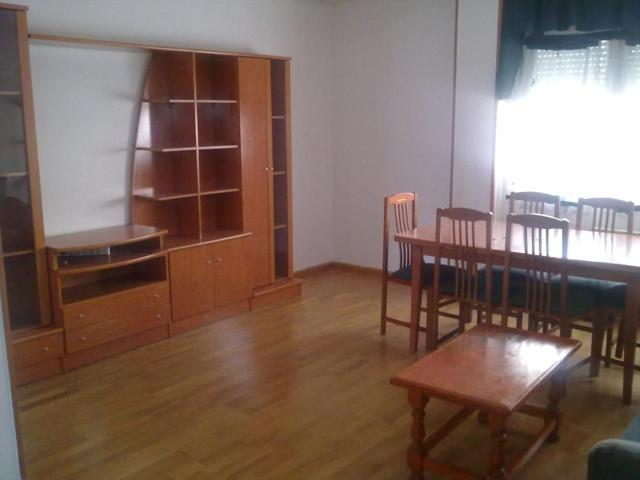 Apartamento 75 m2, cocina equipada, salón-comedor, 2 dormitorios, 2 baños. Terraza. Garaje y trastero photo 0