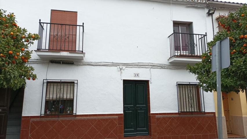 Casa en venta en Palma Del Rio, 7 dormitorios. photo 0
