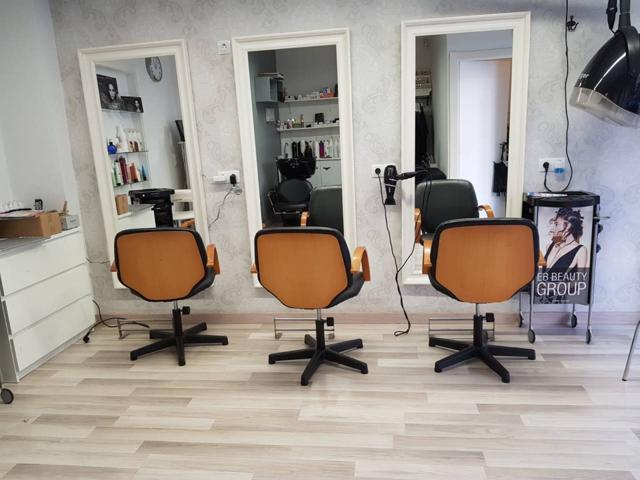 ' VENTA DE PELUQUERIA EN PLENO RENDIMIENTO, junto a la av. MATADEPERA photo 0
