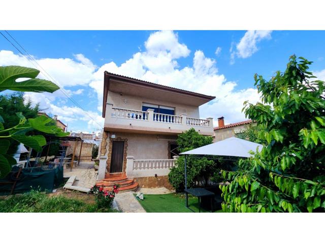 Casa en venta en Castellbisbal photo 0