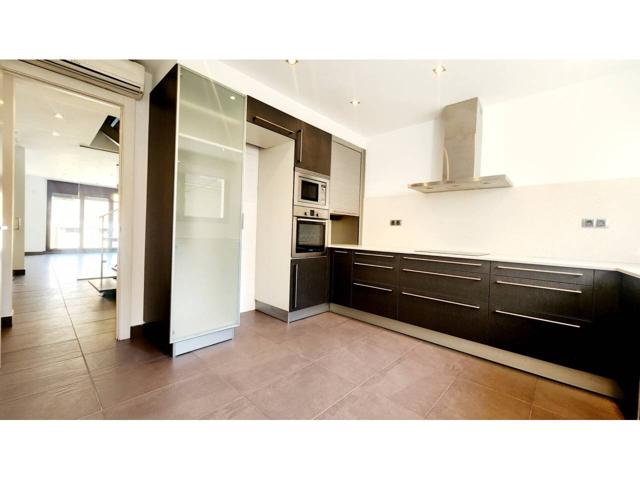 Casa adosada en venta en Centre(08202) photo 0