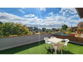 ACTUALMENTE DOS VIVIENDAS EN UNA, CON FACILIDAD PARA VOLVER A TENER UNA UNICA VIVIENDA. photo 0