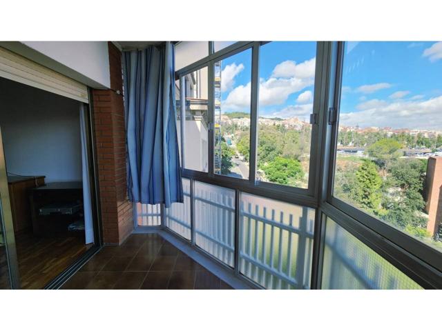 DHabitat presenta en exclusiva este piso reformado junto al Hospital Sant Pau con vistas al mar y la montaña. photo 0