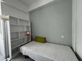 Estudio en alquiler amueblado, en zona Centro. photo 0
