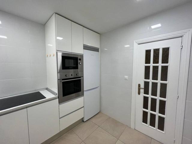 SE VENDE PISO EN DELICIAS JUNTO A LA PLAZA DEL CARMEN photo 0
