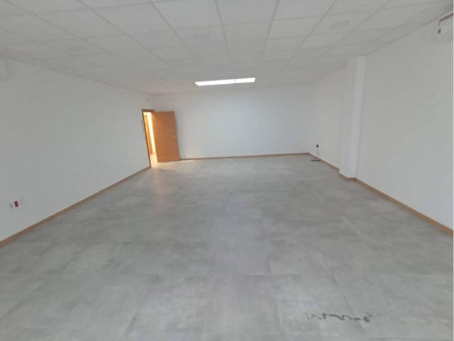 SE ALQUILA OFICINA EN EL POLIGONO CARRASCAL photo 0