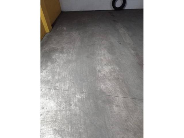 SE ALQUILA PLAZA DE GARAJE PARA COCHE GRANDE photo 0