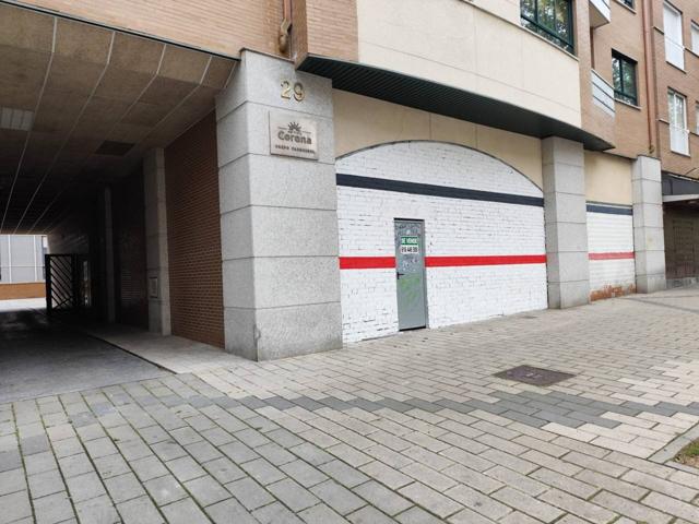 Local en venta en Parquesol(47014) photo 0