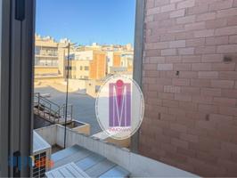 Te presentamos este exclusivo conjunto de 5 oficinas ubicado en la calle Mestre Joan Corrales, en la prestigiosa zona de photo 0
