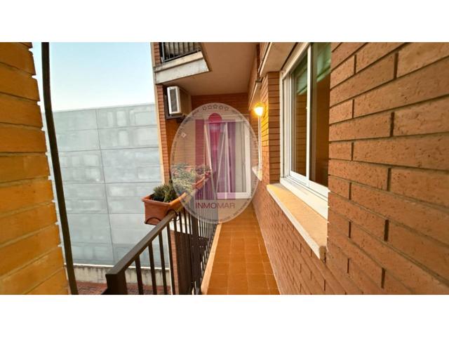 Descubre este acogedor piso en la zona de Almeda en Cornellà de Llobregat. photo 0